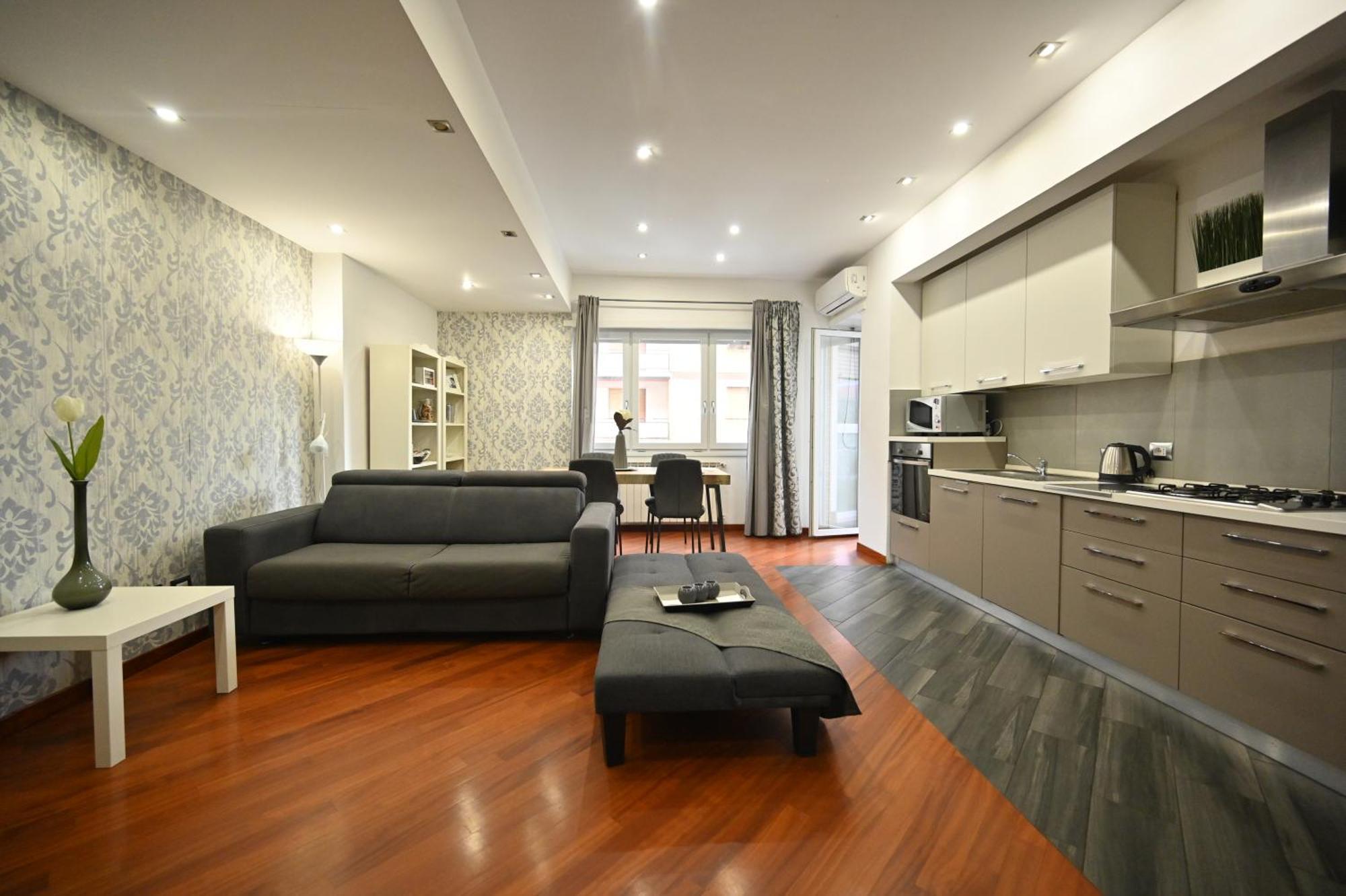 La Apartment *